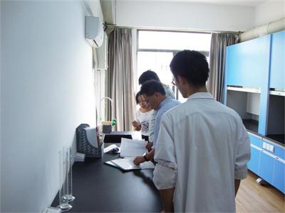 省環(huán)保廳、市環(huán)保局領導一行來我司視察