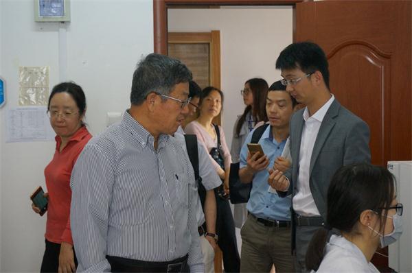 中國（海南）改革發(fā)展研究院院長、國務(wù)院發(fā)展研究中心企業(yè)所所長領(lǐng)導(dǎo)一行來我司調(diào)研工作