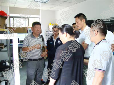 合肥市衛(wèi)生局衛(wèi)生監(jiān)督所領(lǐng)導(dǎo)一行對(duì)我司進(jìn)行視察