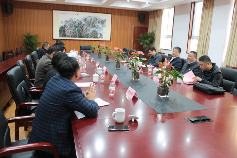 市人大副主任張懷科，市政協(xié)副主席張小樵，市政協(xié)經(jīng)濟(jì)委主任謝自信一行來我司參觀考研