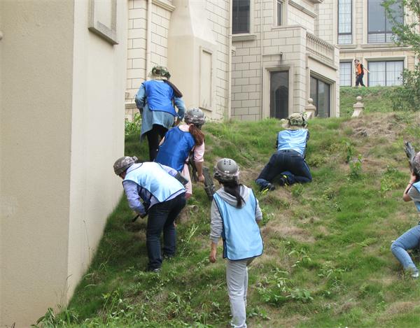 我們?cè)谝黄? class=